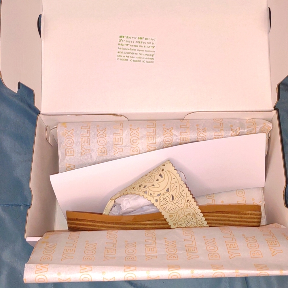 YELLOWBOX Crayla Sandals in Ivory - Picture 6 of 15